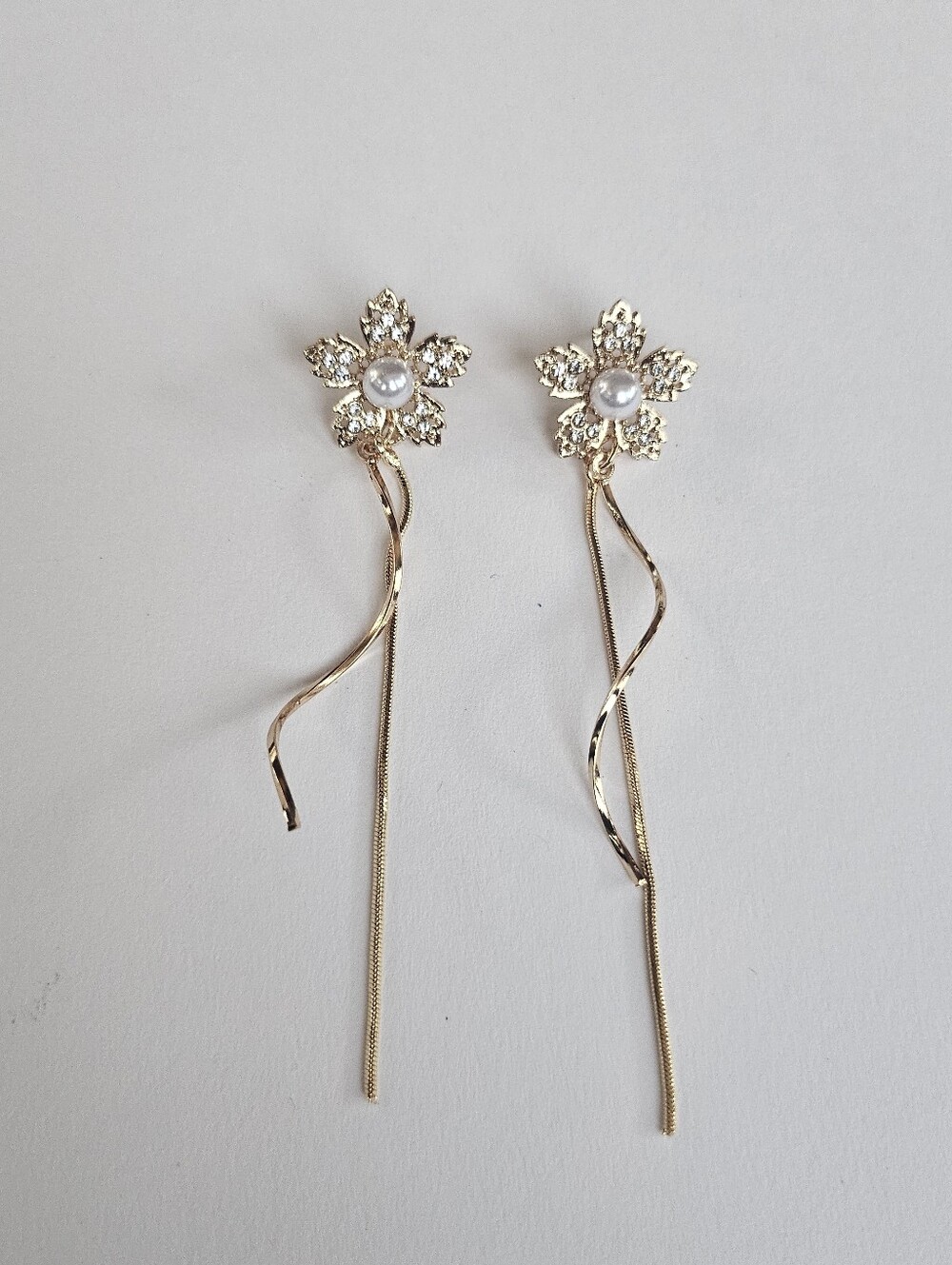 Sakura flower earrings new without tags #floral #statement #sakura #earrings